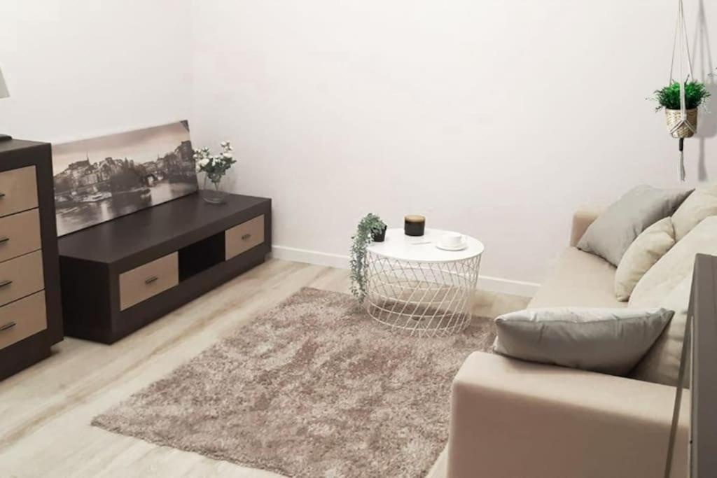 Rondo Onz Metro, Krochmalna 32A Street Варшава Екстериор снимка