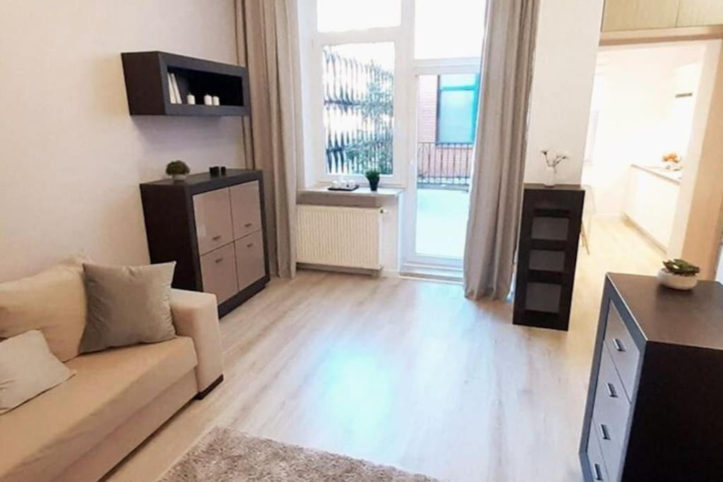 Rondo Onz Metro, Krochmalna 32A Street Варшава Екстериор снимка
