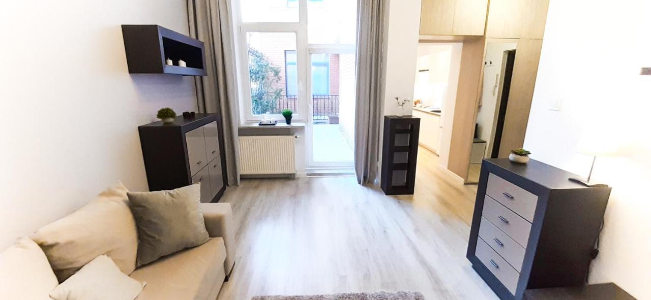 Rondo Onz Metro, Krochmalna 32A Street Варшава Екстериор снимка