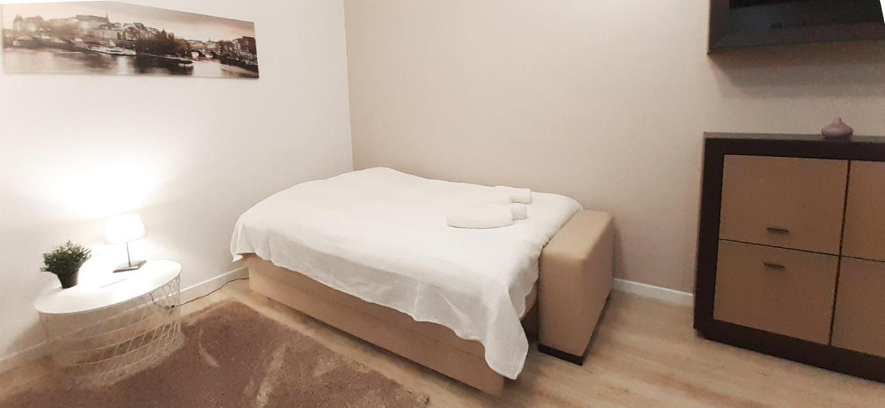 Rondo Onz Metro, Krochmalna 32A Street Варшава Екстериор снимка