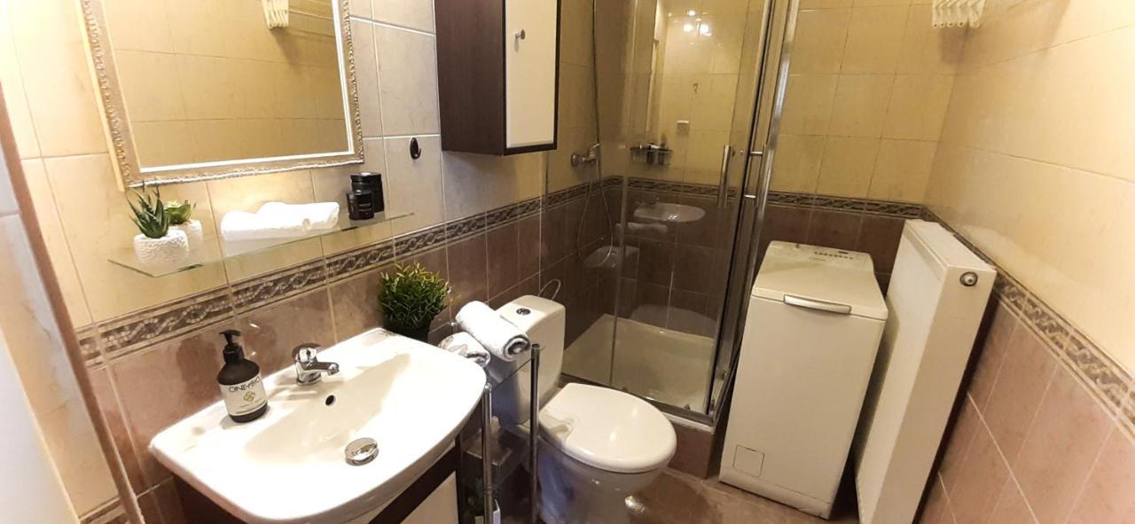 Rondo Onz Metro, Krochmalna 32A Street Варшава Екстериор снимка